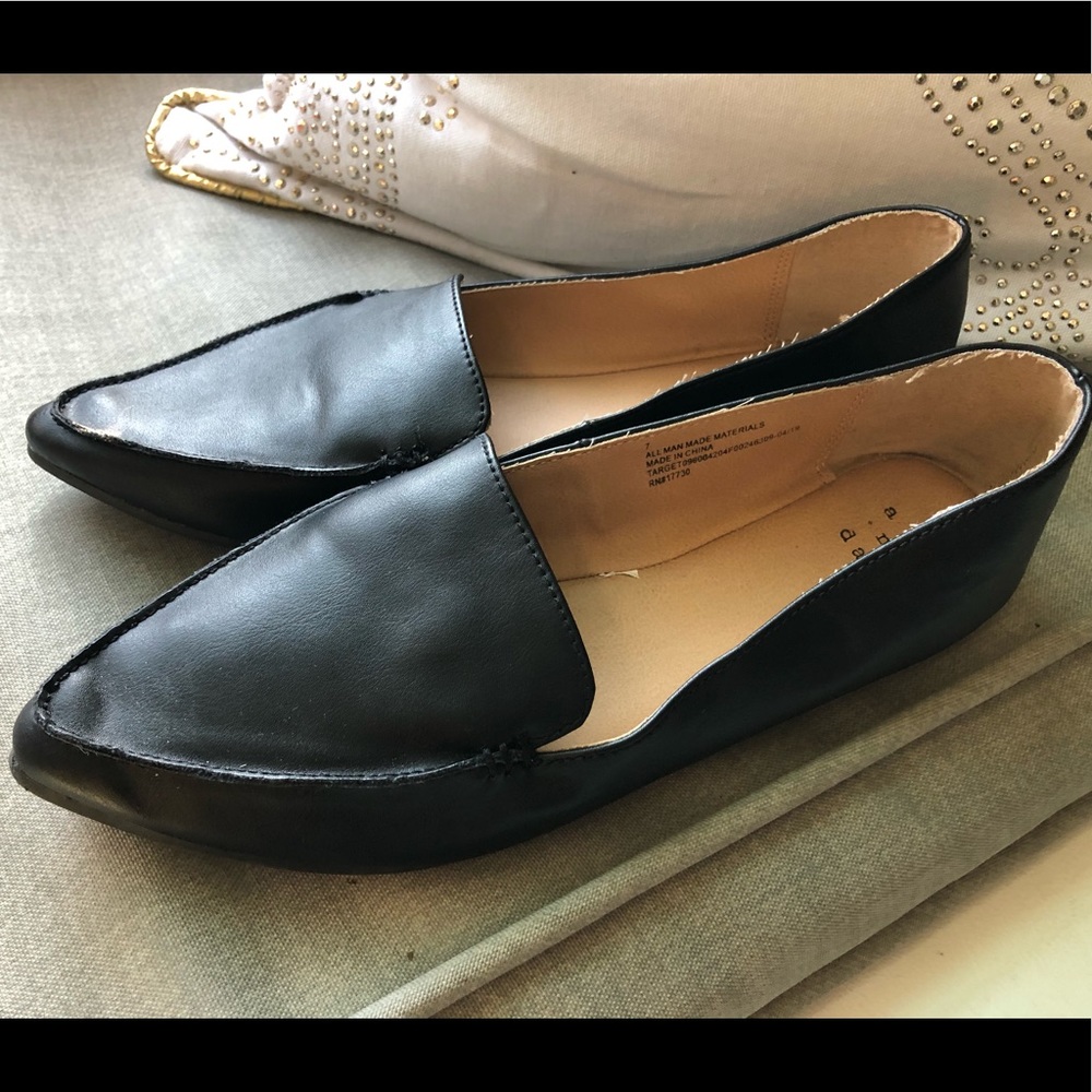 Black Pointed Toe Flats